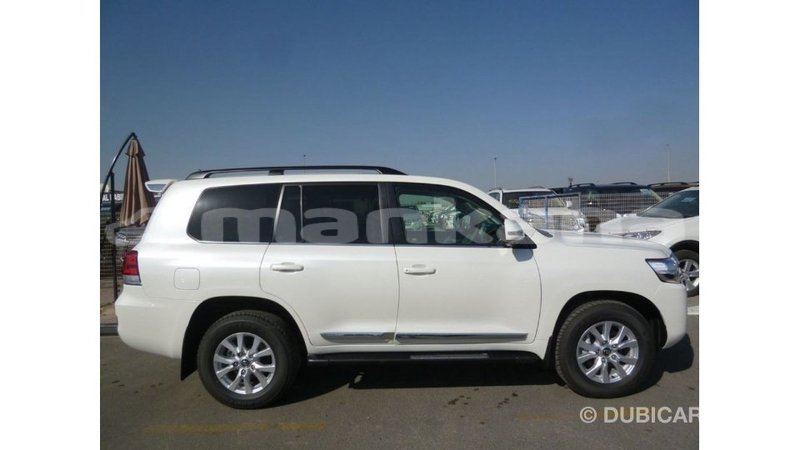 Big with watermark toyota land cruiser abhasia import dubai 2905