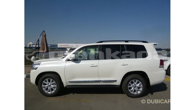 Big with watermark toyota land cruiser abhasia import dubai 2905