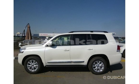 Buy Import Toyota Land Cruiser White Car in Import - Dubai in Abhasia Buy Import Toyota Land Cruiser White Car in Import - Dubai in Abhasia
