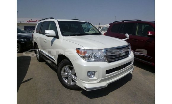 Buy Import Toyota Land Cruiser White Car in Import - Dubai in Abhasia Buy Import Toyota Land Cruiser White Car in Import - Dubai in Abhasia