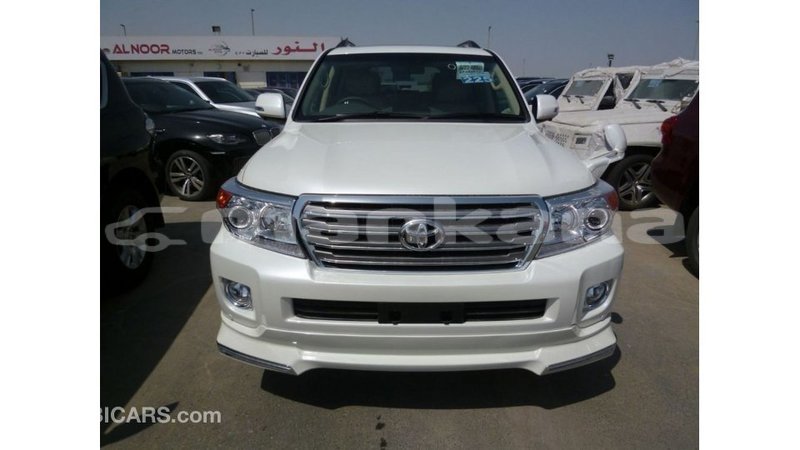 Big with watermark toyota land cruiser abhasia import dubai 2906