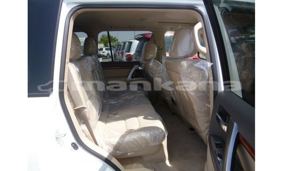 Buy Import Toyota Land Cruiser White Car in Import - Dubai in Abhasia Buy Import Toyota Land Cruiser White Car in Import - Dubai in Abhasia
