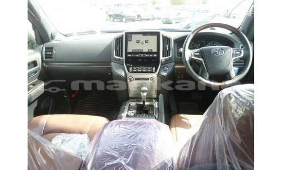 Buy Import Toyota Land Cruiser White Car in Import - Dubai in Abhasia Buy Import Toyota Land Cruiser White Car in Import - Dubai in Abhasia