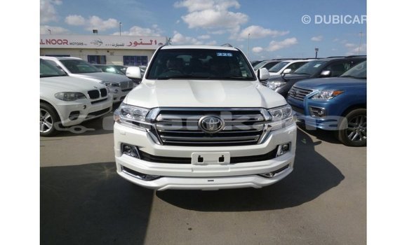 Buy Import Toyota Land Cruiser White Car in Import - Dubai in Abhasia Buy Import Toyota Land Cruiser White Car in Import - Dubai in Abhasia