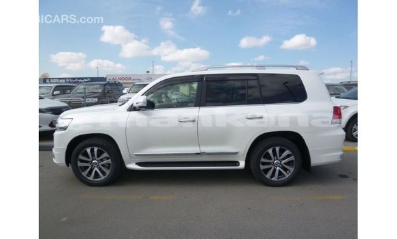 Buy Import Toyota Land Cruiser White Car in Import - Dubai in Abhasia Buy Import Toyota Land Cruiser White Car in Import - Dubai in Abhasia