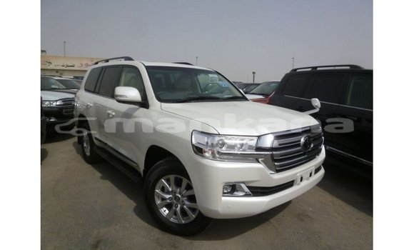 Buy Import Toyota Land Cruiser White Car in Import - Dubai in Abhasia Buy Import Toyota Land Cruiser White Car in Import - Dubai in Abhasia