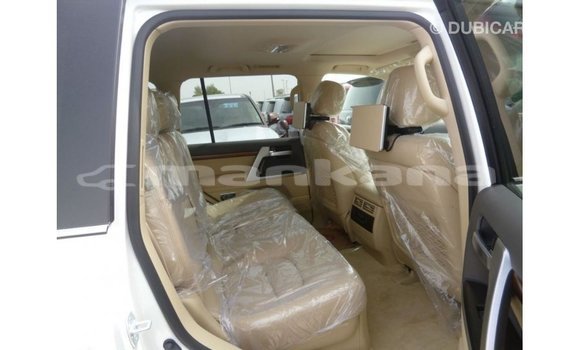 Buy Import Toyota Land Cruiser White Car in Import - Dubai in Abhasia Buy Import Toyota Land Cruiser White Car in Import - Dubai in Abhasia