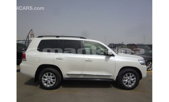 Buy Import Toyota Land Cruiser White Car in Import - Dubai in Abhasia Buy Import Toyota Land Cruiser White Car in Import - Dubai in Abhasia