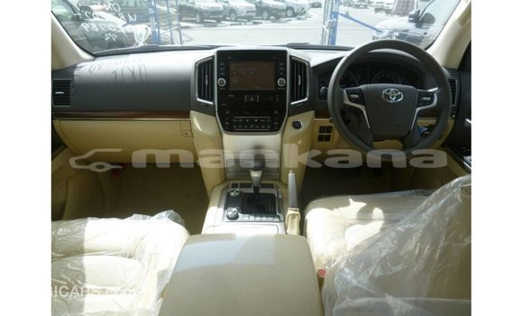 Buy Import Toyota Land Cruiser White Car in Import - Dubai in Abhasia Buy Import Toyota Land Cruiser White Car in Import - Dubai in Abhasia