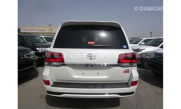 Buy Import Toyota Land Cruiser White Car in Import - Dubai in Abhasia Buy Import Toyota Land Cruiser White Car in Import - Dubai in Abhasia
