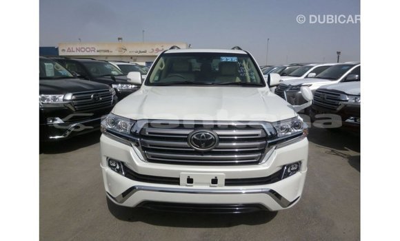 Buy Import Toyota Land Cruiser White Car in Import - Dubai in Abhasia Buy Import Toyota Land Cruiser White Car in Import - Dubai in Abhasia