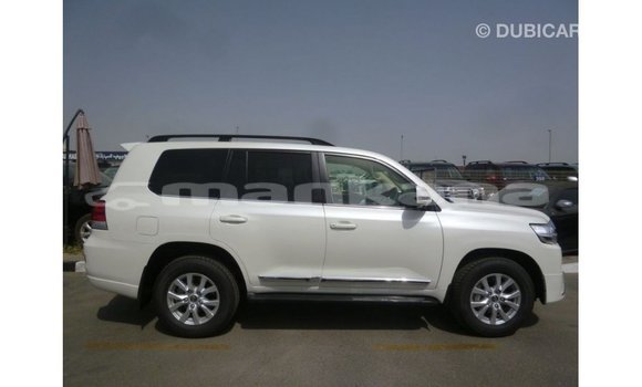 Buy Import Toyota Land Cruiser White Car in Import - Dubai in Abhasia Buy Import Toyota Land Cruiser White Car in Import - Dubai in Abhasia
