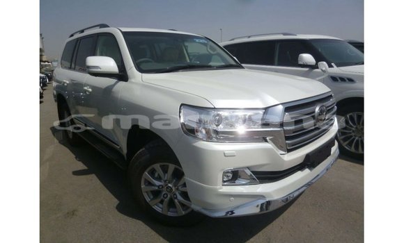 Buy Import Toyota Land Cruiser White Car in Import - Dubai in Abhasia Buy Import Toyota Land Cruiser White Car in Import - Dubai in Abhasia