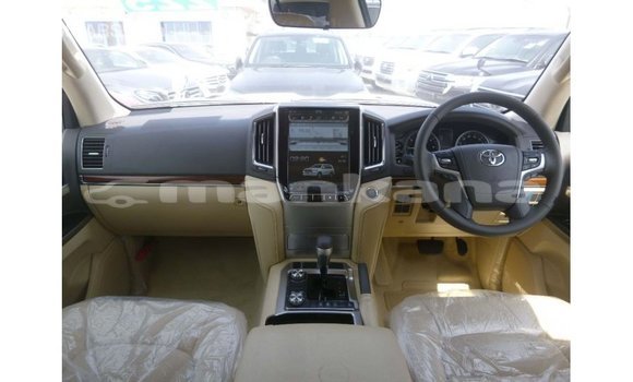 Buy Import Toyota Land Cruiser White Car in Import - Dubai in Abhasia Buy Import Toyota Land Cruiser White Car in Import - Dubai in Abhasia