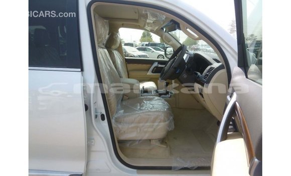 Buy Import Toyota Land Cruiser White Car in Import - Dubai in Abhasia Buy Import Toyota Land Cruiser White Car in Import - Dubai in Abhasia
