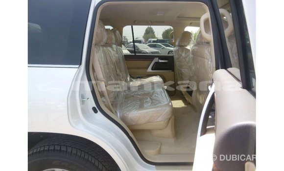 Buy Import Toyota Land Cruiser White Car in Import - Dubai in Abhasia Buy Import Toyota Land Cruiser White Car in Import - Dubai in Abhasia