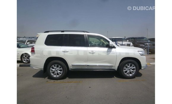 Buy Import Toyota Land Cruiser White Car in Import - Dubai in Abhasia Buy Import Toyota Land Cruiser White Car in Import - Dubai in Abhasia