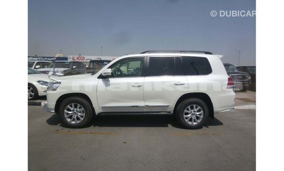 Buy Import Toyota Land Cruiser White Car in Import - Dubai in Abhasia Buy Import Toyota Land Cruiser White Car in Import - Dubai in Abhasia