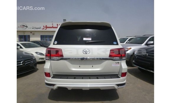 Buy Import Toyota Land Cruiser White Car in Import - Dubai in Abhasia Buy Import Toyota Land Cruiser White Car in Import - Dubai in Abhasia