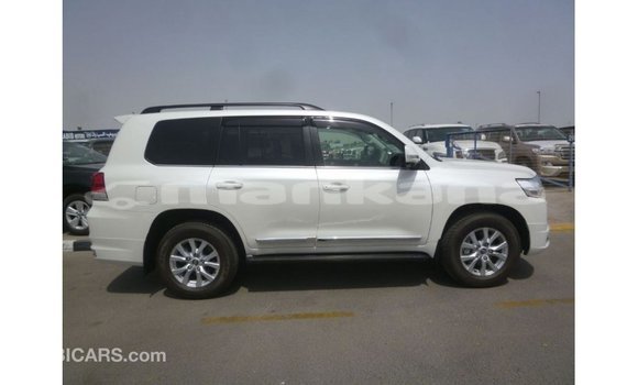 Buy Import Toyota Land Cruiser White Car in Import - Dubai in Abhasia Buy Import Toyota Land Cruiser White Car in Import - Dubai in Abhasia