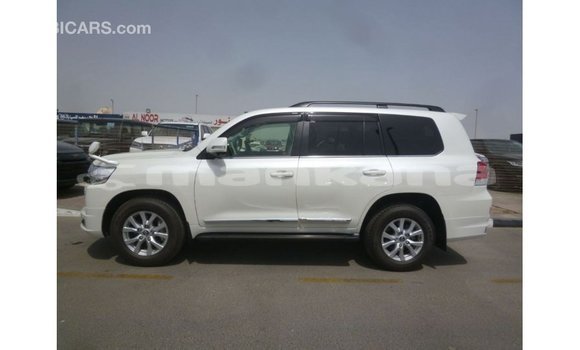 Buy Import Toyota Land Cruiser White Car in Import - Dubai in Abhasia Buy Import Toyota Land Cruiser White Car in Import - Dubai in Abhasia