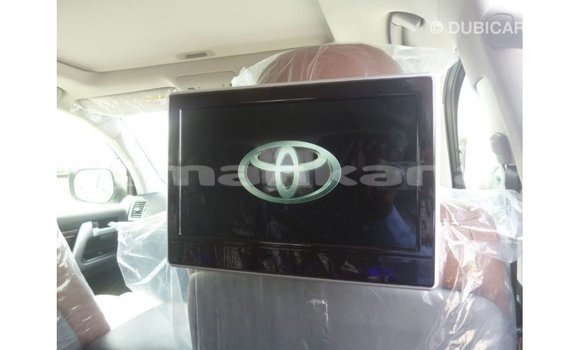 Buy Import Toyota Land Cruiser White Car in Import - Dubai in Abhasia Buy Import Toyota Land Cruiser White Car in Import - Dubai in Abhasia