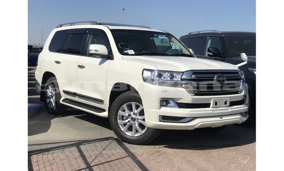 Buy Import Toyota Land Cruiser White Car in Import - Dubai in Abhasia Buy Import Toyota Land Cruiser White Car in Import - Dubai in Abhasia