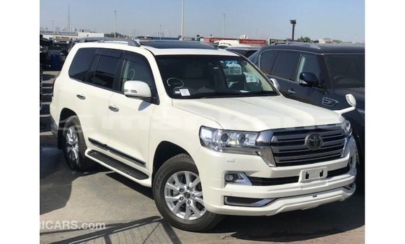Buy Import Toyota Land Cruiser White Car in Import - Dubai in Abhasia Buy Import Toyota Land Cruiser White Car in Import - Dubai in Abhasia