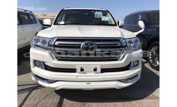 Buy Import Toyota Land Cruiser White Car in Import - Dubai in Abhasia Buy Import Toyota Land Cruiser White Car in Import - Dubai in Abhasia