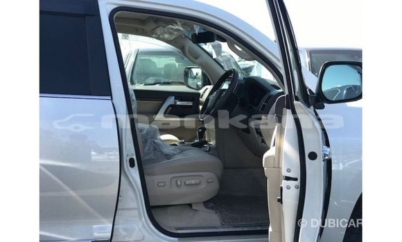 Buy Import Toyota Land Cruiser White Car in Import - Dubai in Abhasia Buy Import Toyota Land Cruiser White Car in Import - Dubai in Abhasia