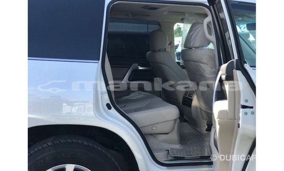 Buy Import Toyota Land Cruiser White Car in Import - Dubai in Abhasia Buy Import Toyota Land Cruiser White Car in Import - Dubai in Abhasia