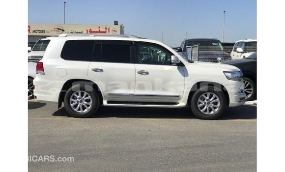 Buy Import Toyota Land Cruiser White Car in Import - Dubai in Abhasia Buy Import Toyota Land Cruiser White Car in Import - Dubai in Abhasia