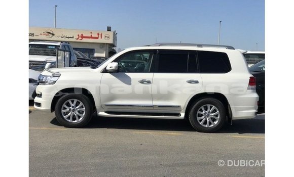 Buy Import Toyota Land Cruiser White Car in Import - Dubai in Abhasia Buy Import Toyota Land Cruiser White Car in Import - Dubai in Abhasia