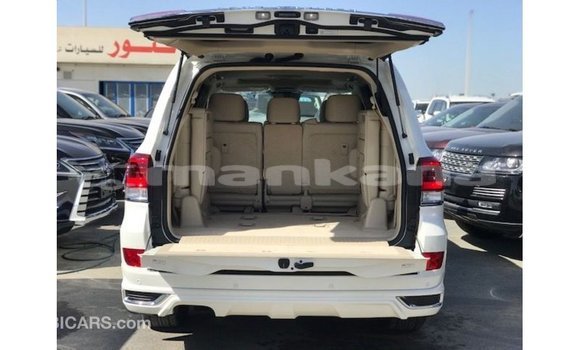 Buy Import Toyota Land Cruiser White Car in Import - Dubai in Abhasia Buy Import Toyota Land Cruiser White Car in Import - Dubai in Abhasia
