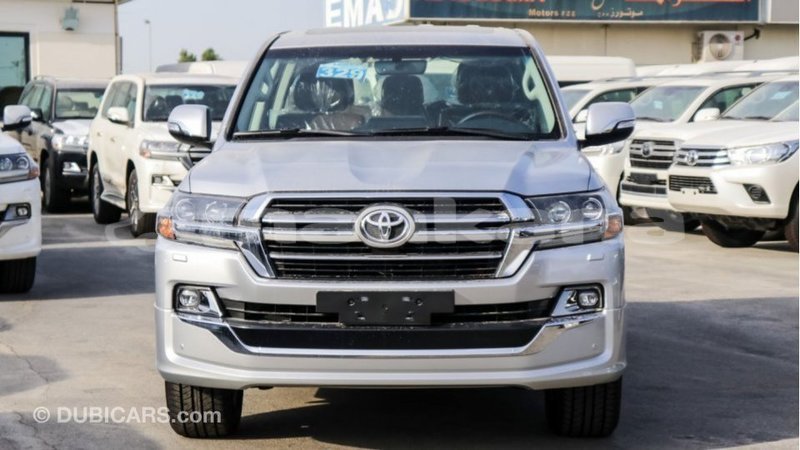 Big with watermark toyota land cruiser abhasia import dubai 2927