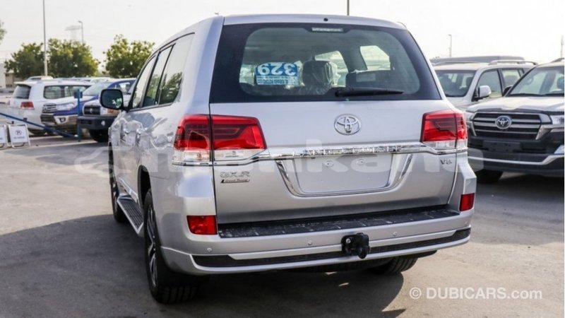 Big with watermark toyota land cruiser abhasia import dubai 2927