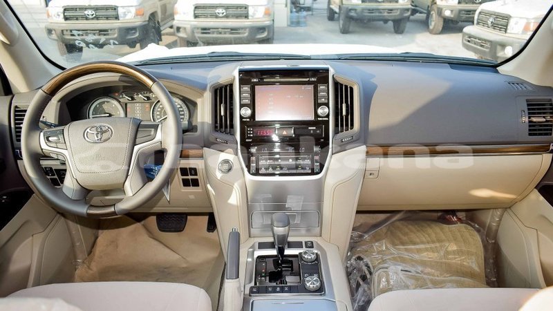 Big with watermark toyota land cruiser abhasia import dubai 2928