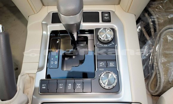 Buy Import Toyota Land Cruiser White Car in Import - Dubai in Abhasia Buy Import Toyota Land Cruiser White Car in Import - Dubai in Abhasia