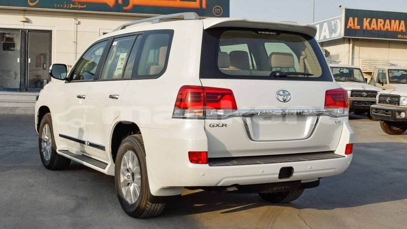 Big with watermark toyota land cruiser abhasia import dubai 2928