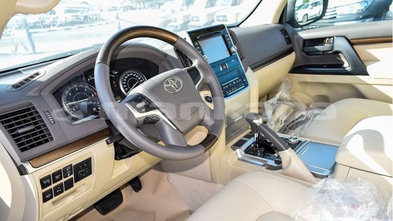 Big with watermark toyota land cruiser abhasia import dubai 2930