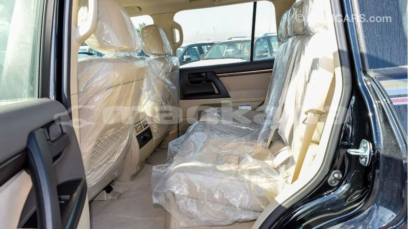 Big with watermark toyota land cruiser abhasia import dubai 2930