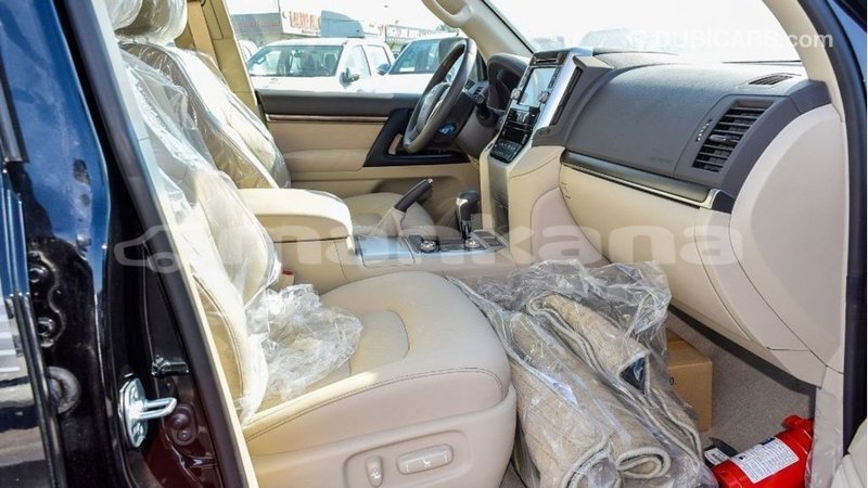 Big with watermark toyota land cruiser abhasia import dubai 2930