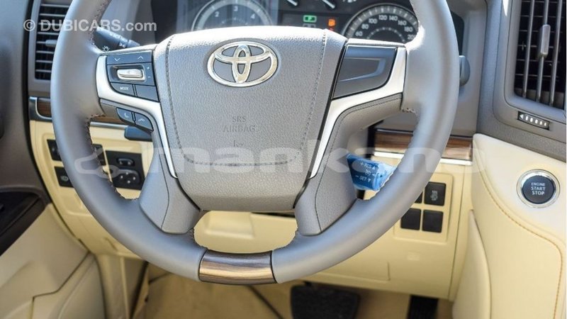 Big with watermark toyota land cruiser abhasia import dubai 2930