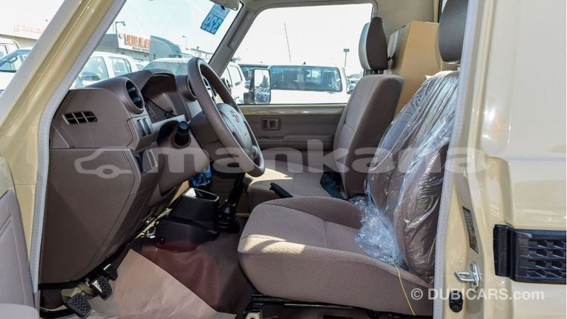 Big with watermark toyota land cruiser abhasia import dubai 2931