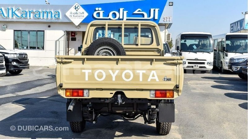 Big with watermark toyota land cruiser abhasia import dubai 2932