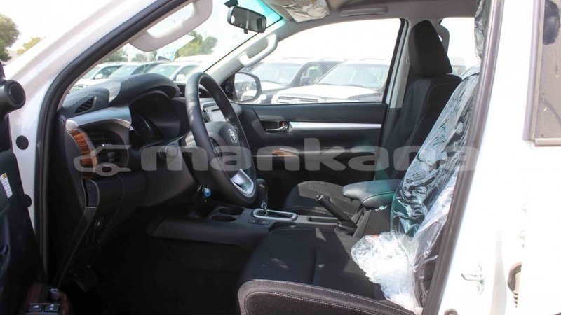 Big with watermark toyota hilux abhasia import dubai 2937