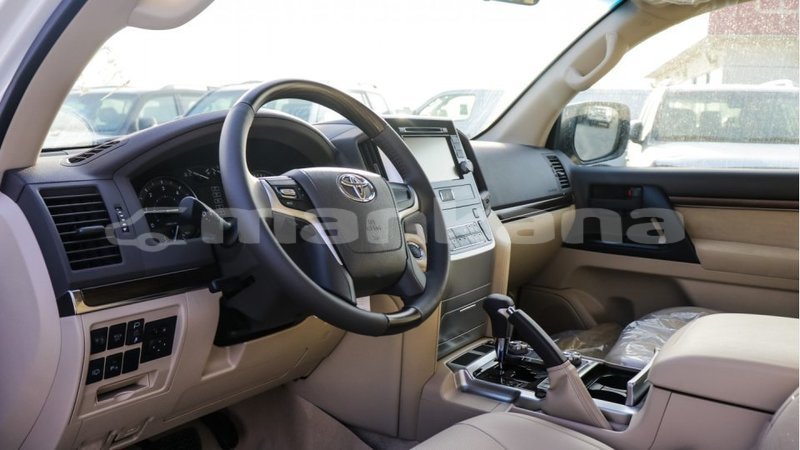 Big with watermark toyota land cruiser abhasia import dubai 2941