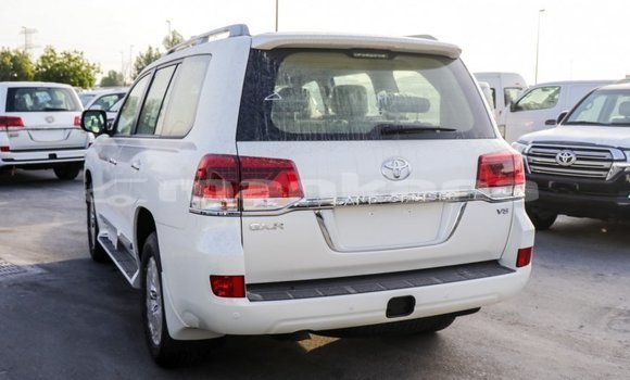 Buy Import Toyota Land Cruiser White Car in Import - Dubai in Abhasia Buy Import Toyota Land Cruiser White Car in Import - Dubai in Abhasia