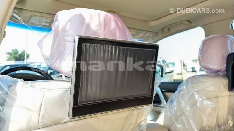Big with watermark toyota land cruiser abhasia import dubai 2942