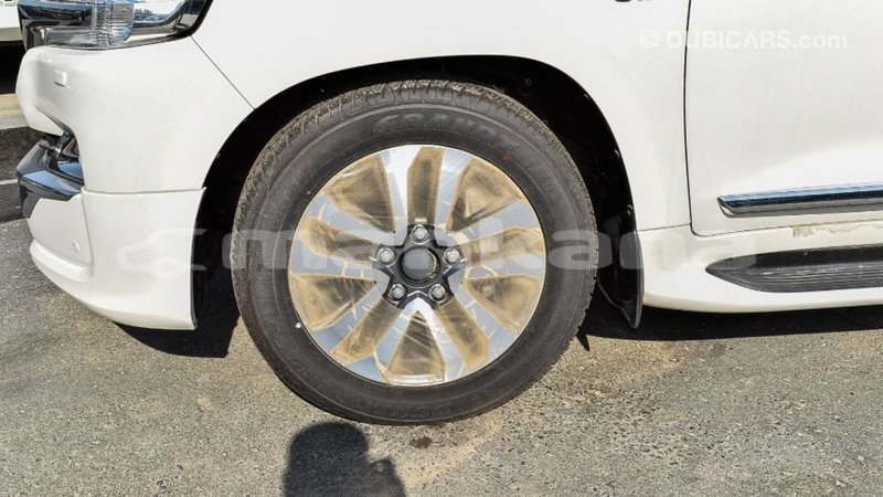 Big with watermark toyota land cruiser abhasia import dubai 2942
